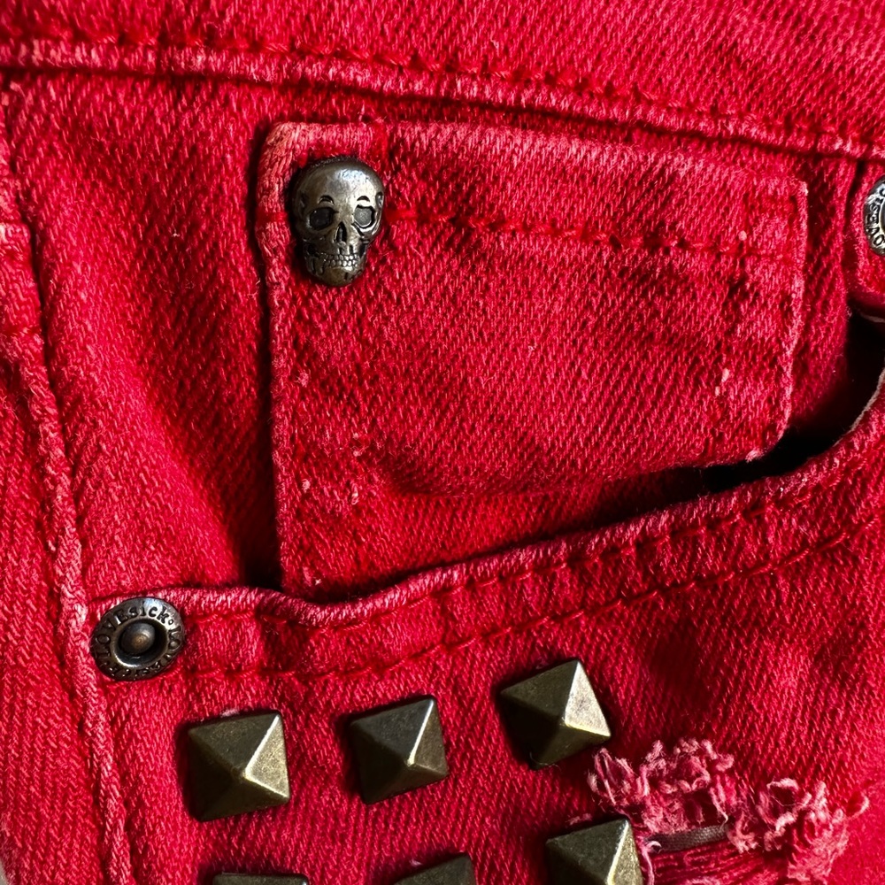Lovesick Red Short - Picture 5 of 6